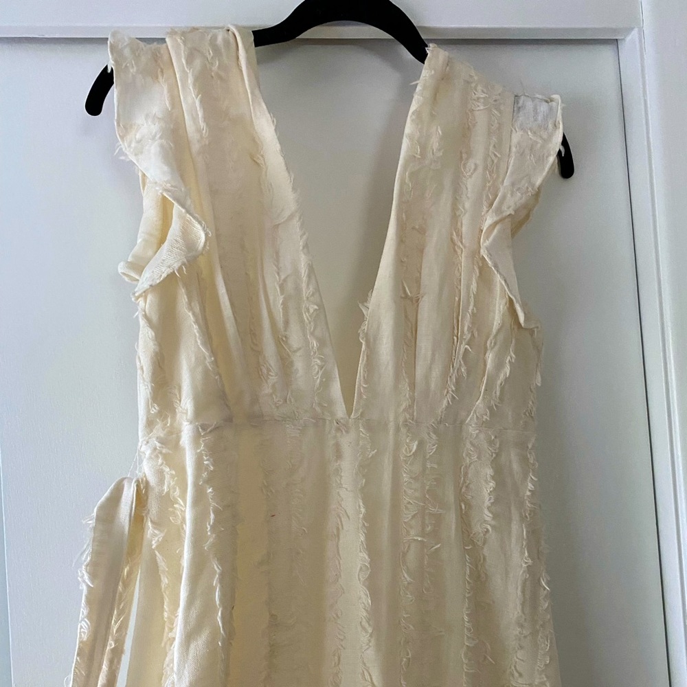 Line + Dot midi Off White Flutter Sleeve dress